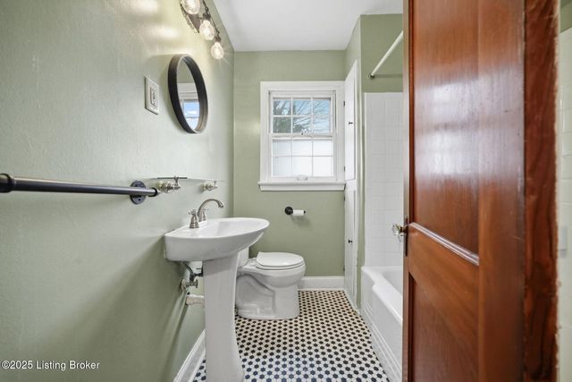 221 Inverness Ave, Louisville, KY 40214