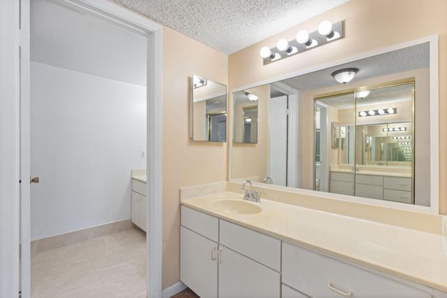 9977 Westview Drive 122, Coral Springs, FL 33076