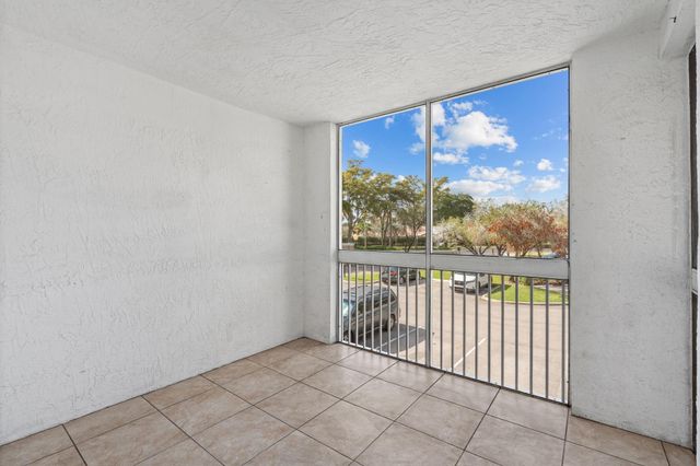 9977 Westview Drive 122, Coral Springs, FL 33076