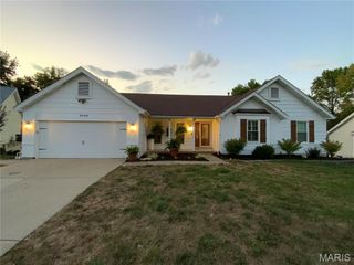 2048 Willow Trail, St Charles, MO 63303