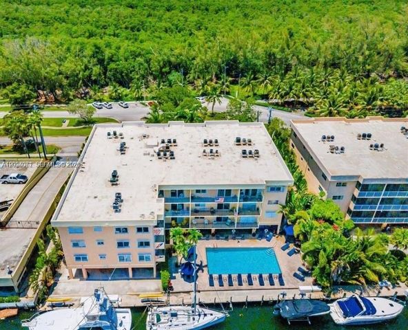 2600 NE 135th St 4J-A, North Miami, FL 33181