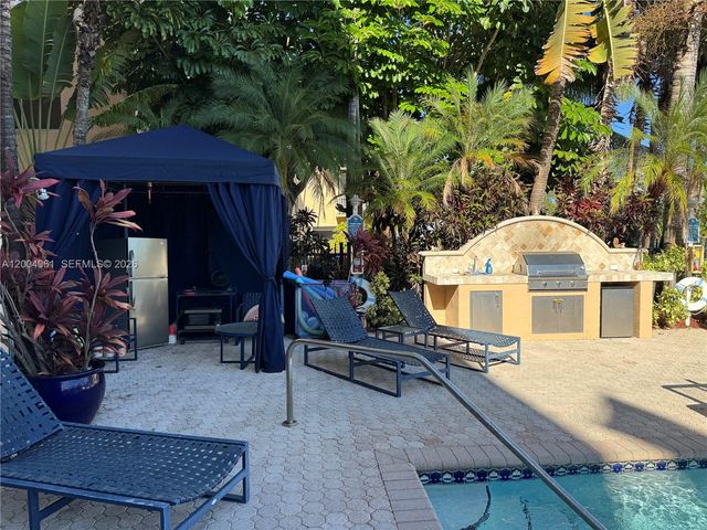 2600 NE 135th St 4J-A, North Miami, FL 33181