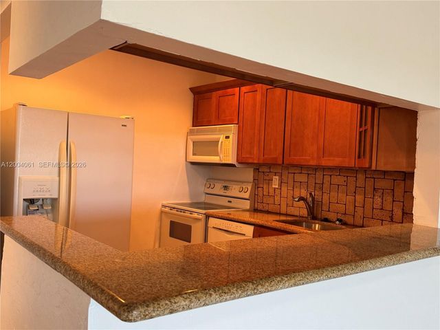 2600 NE 135th St 4J-A, North Miami, FL 33181