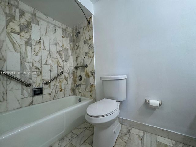 2600 NE 135th St 4J-A, North Miami, FL 33181