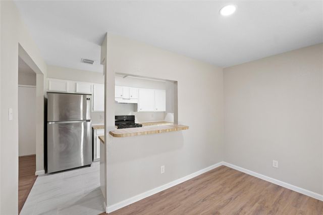 7111 Pinehook Lane, Houston, TX 77016