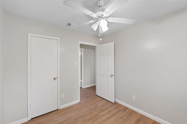 7111 Pinehook Lane, Houston, TX 77016