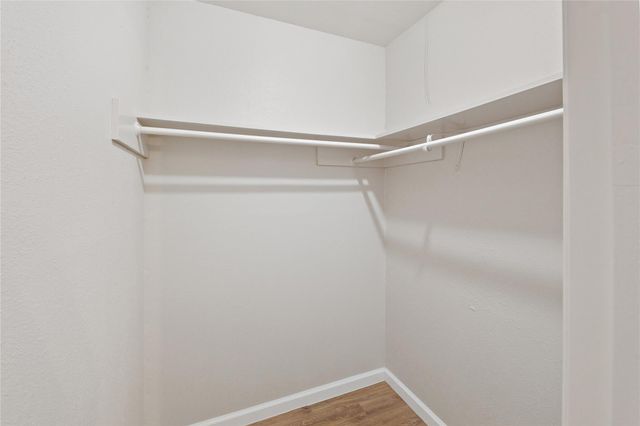 7111 Pinehook Lane, Houston, TX 77016