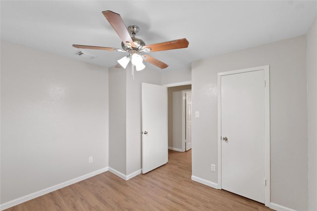 7111 Pinehook Lane, Houston, TX 77016