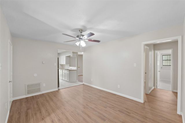 7111 Pinehook Lane, Houston, TX 77016