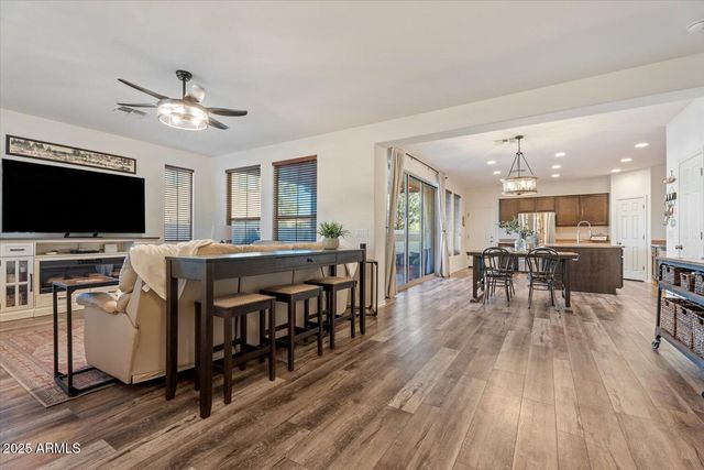 20819 W LEGEND Trail, Buckeye, AZ 85396