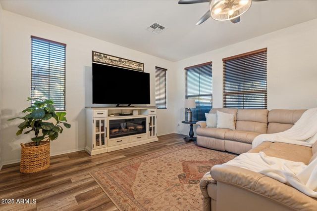 20819 W LEGEND Trail, Buckeye, AZ 85396