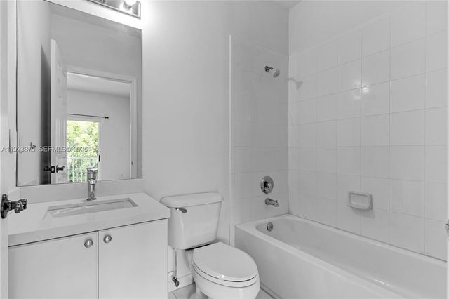 2312 SE 21st St, Homestead, FL 33035