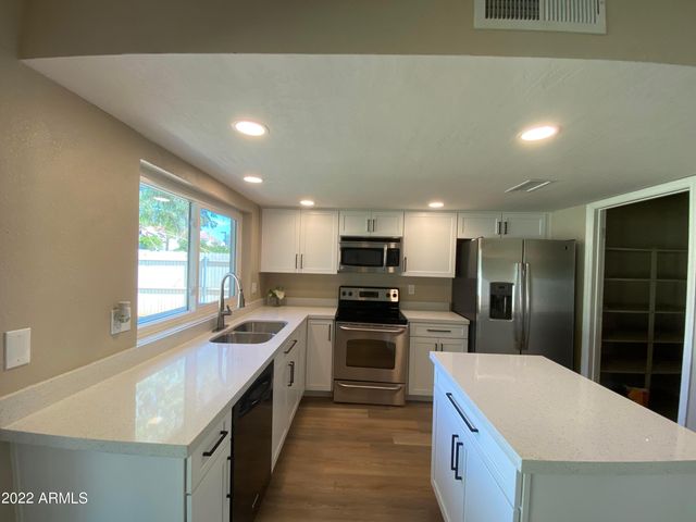2046 S Emerson, Mesa, AZ 85210