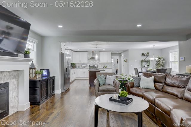 225 N Alexander Avenue, Royal Oak, MI 48067