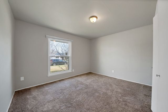 909 Ravencroft Drive, Garland, TX 75043