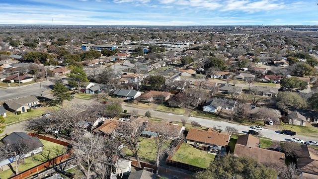909 Ravencroft Drive, Garland, TX 75043