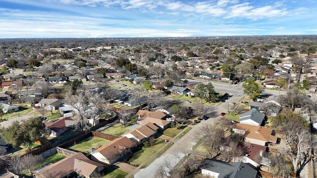 909 Ravencroft Drive, Garland, TX 75043