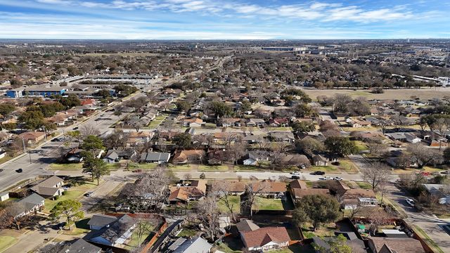 909 Ravencroft Drive, Garland, TX 75043