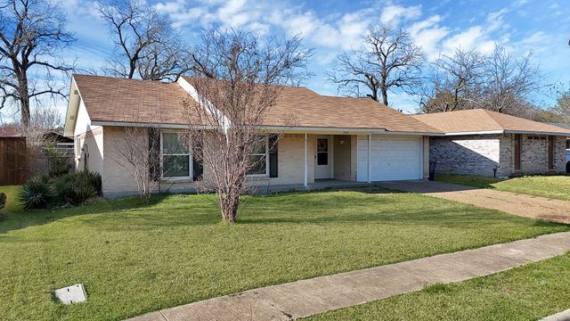 909 Ravencroft Drive, Garland, TX 75043