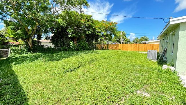 3945 Ocala Road, Lake Worth, FL 33462