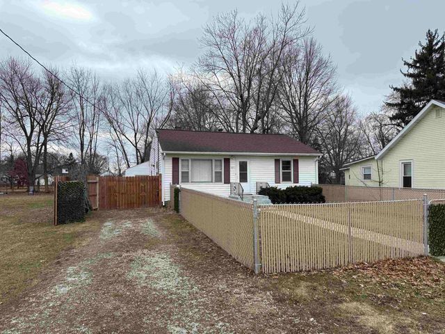 321 W Weber Drive, Muncie, IN 47303