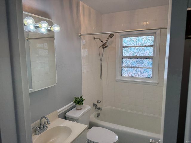 321 W Weber Drive, Muncie, IN 47303