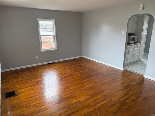 321 W Weber Drive, Muncie, IN 47303