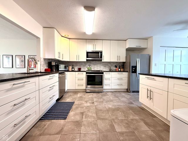 6873 Shore Island Drive, Indianapolis, IN 46220