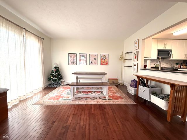 6873 Shore Island Drive, Indianapolis, IN 46220