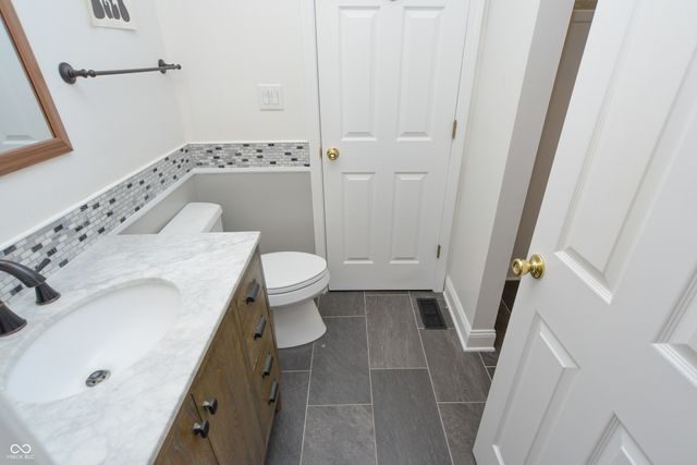 6873 Shore Island Drive, Indianapolis, IN 46220