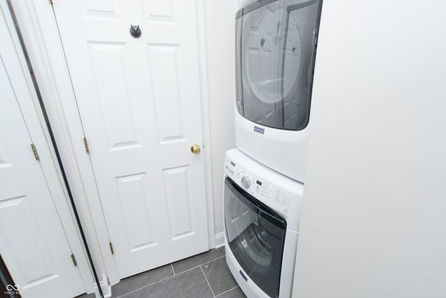 6873 Shore Island Drive, Indianapolis, IN 46220