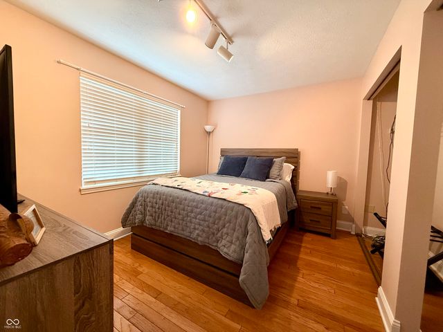 6873 Shore Island Drive, Indianapolis, IN 46220