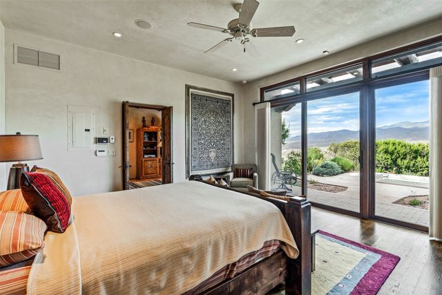 2951 Tesuque Overlook, Santa Fe, NM 87506