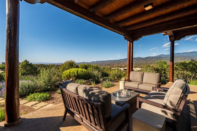 2951 Tesuque Overlook, Santa Fe, NM 87506