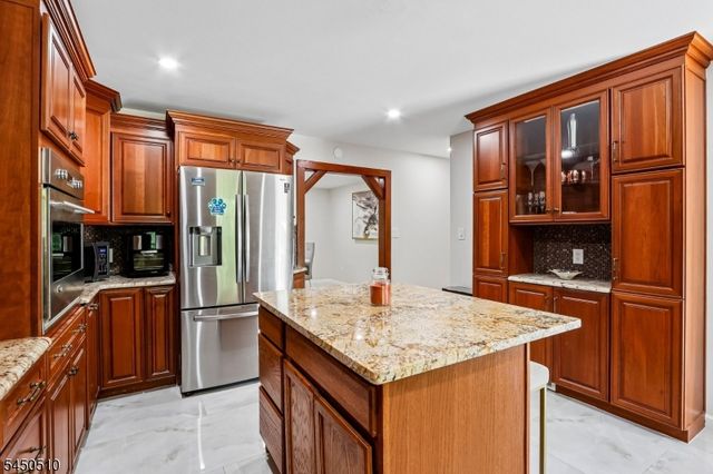 881 Bordentown Ave, Sayreville Boro, NJ 08879