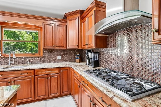 881 Bordentown Ave, Sayreville Boro, NJ 08879