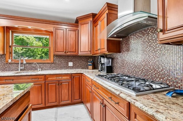 881 Bordentown Ave, Sayreville Boro, NJ 08879