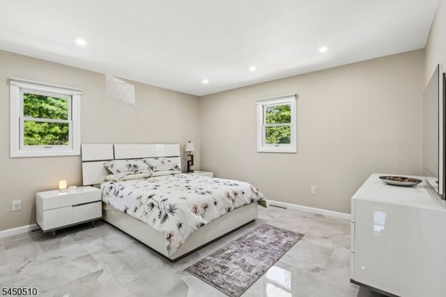 881 Bordentown Ave, Sayreville Boro, NJ 08879