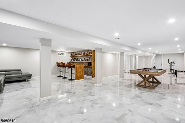 881 Bordentown Ave, Sayreville Boro, NJ 08879