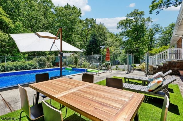 881 Bordentown Ave, Sayreville Boro, NJ 08879