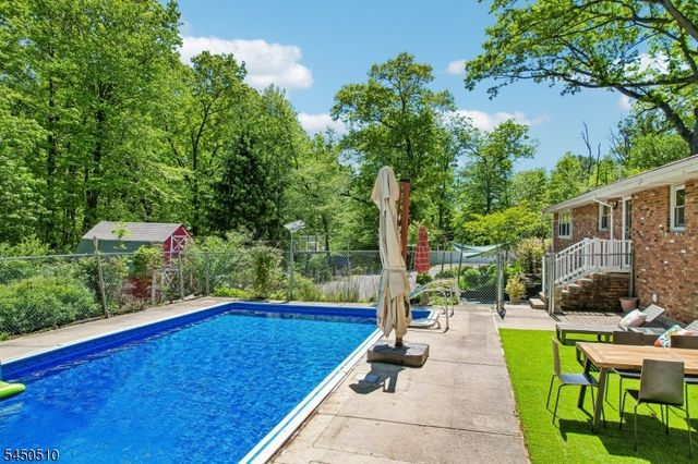 881 Bordentown Ave, Sayreville Boro, NJ 08879