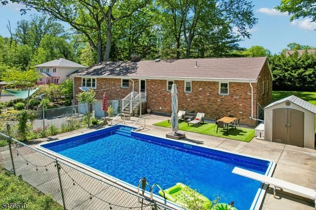881 Bordentown Ave, Sayreville Boro, NJ 08879