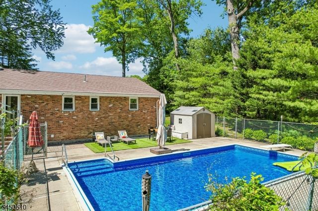 881 Bordentown Ave, Sayreville Boro, NJ 08879