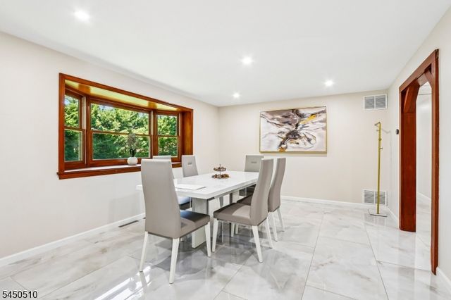 881 Bordentown Ave, Sayreville Boro, NJ 08879
