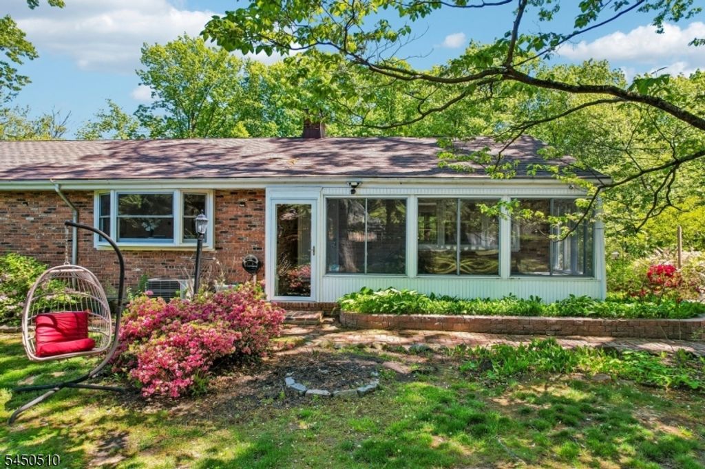 881 Bordentown Ave, Sayreville Boro, NJ 08879