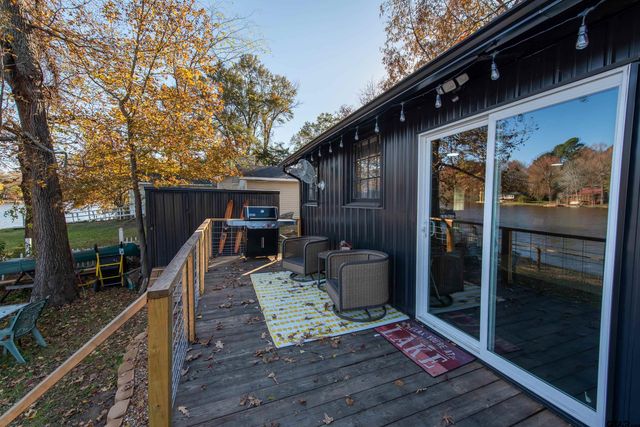 430 Omaha Drive, Omaha, TX 75571