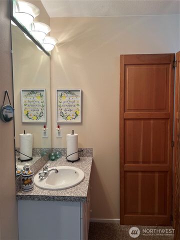 3201 318th Street, Ocean Park, WA 98640