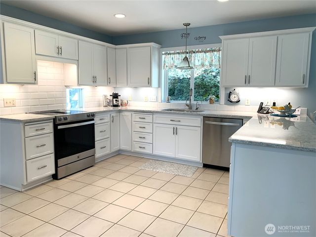 3201 318th Street, Ocean Park, WA 98640