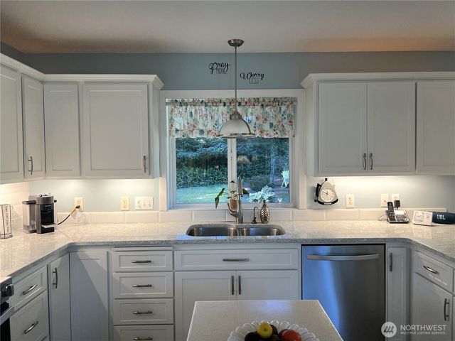 3201 318th Street, Ocean Park, WA 98640