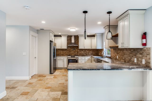 9730 Windwood Dr, Boerne, TX 78006